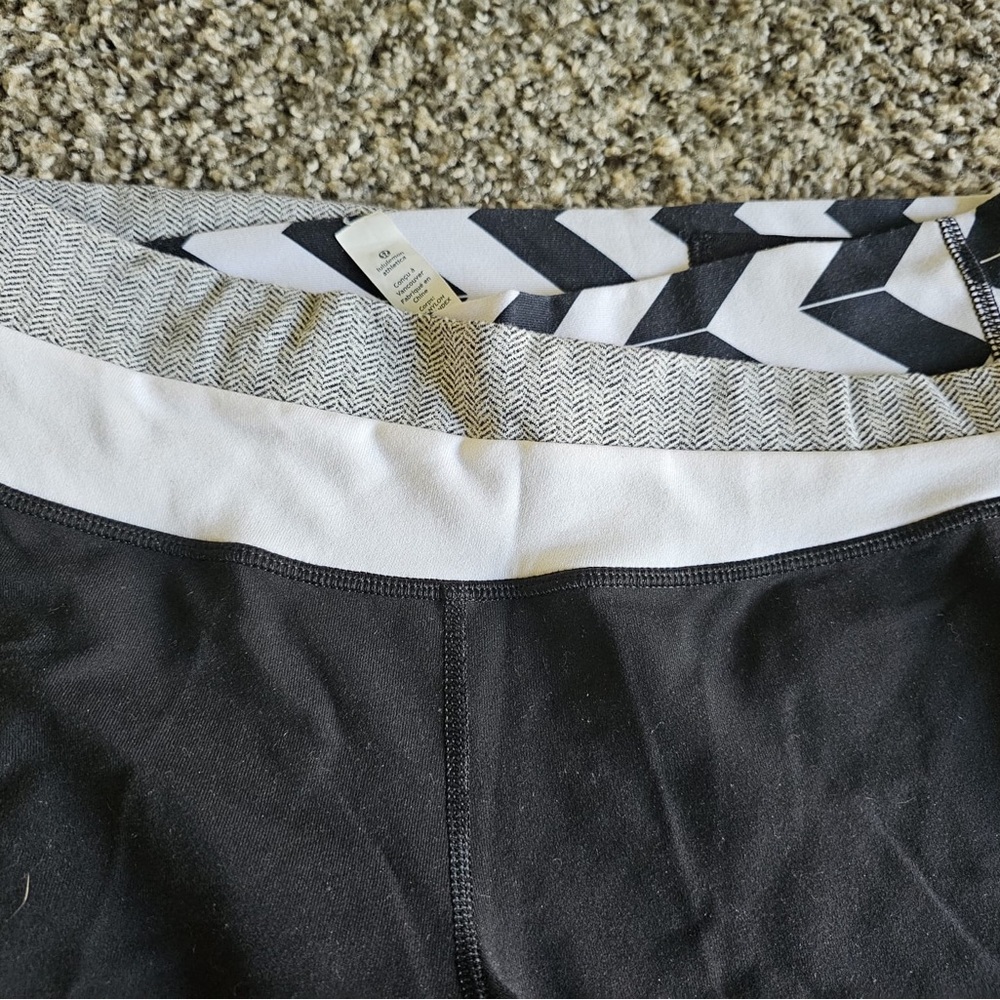 Lululemon Groove Flare Yoga Pant size 6 - Picture 5 of 5